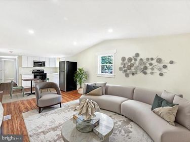 215 FRYSVILLE ROAD, HELLAM, PA 17406