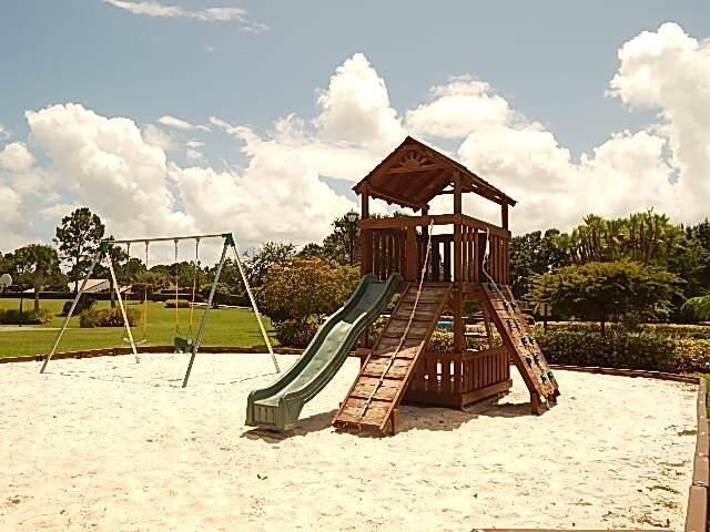 568 SW New Castle Cove, Port Saint Lucie, FL 34986 Photo