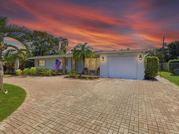 2220 NE 34th Court, Lighthouse Point, FL 33064