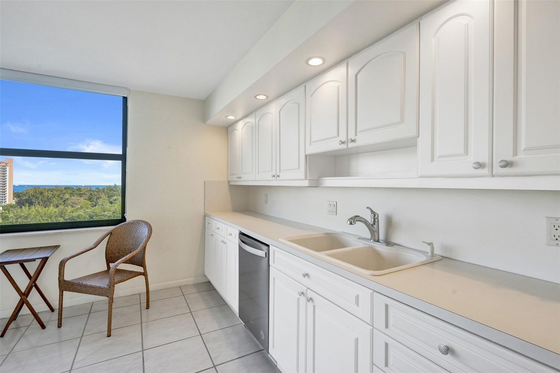 936 Intracoastal D, Unit 10E, Fort Lauderdale, FL 33304 Photo