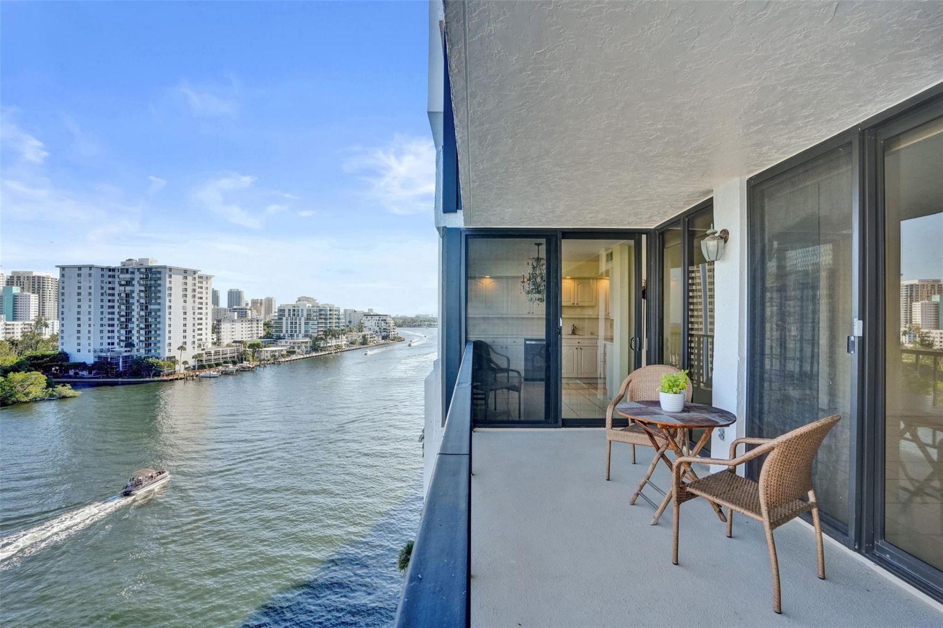 936 Intracoastal D, Unit 10E, Fort Lauderdale, FL 33304 Photo