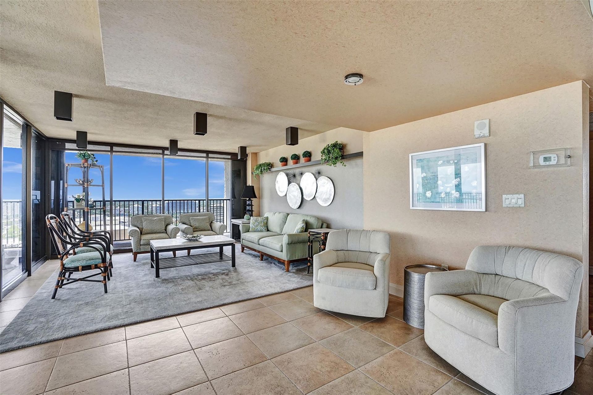 936 Intracoastal D, Unit 10E, Fort Lauderdale, FL 33304 Photo