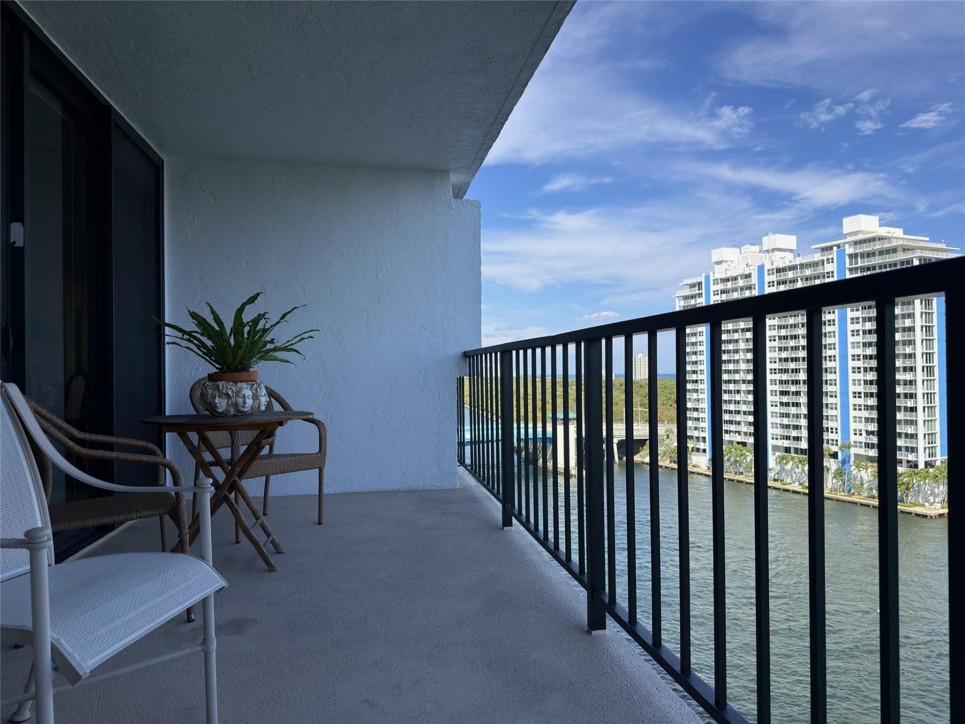 936 Intracoastal D, Unit 10E, Fort Lauderdale, FL 33304 Photo
