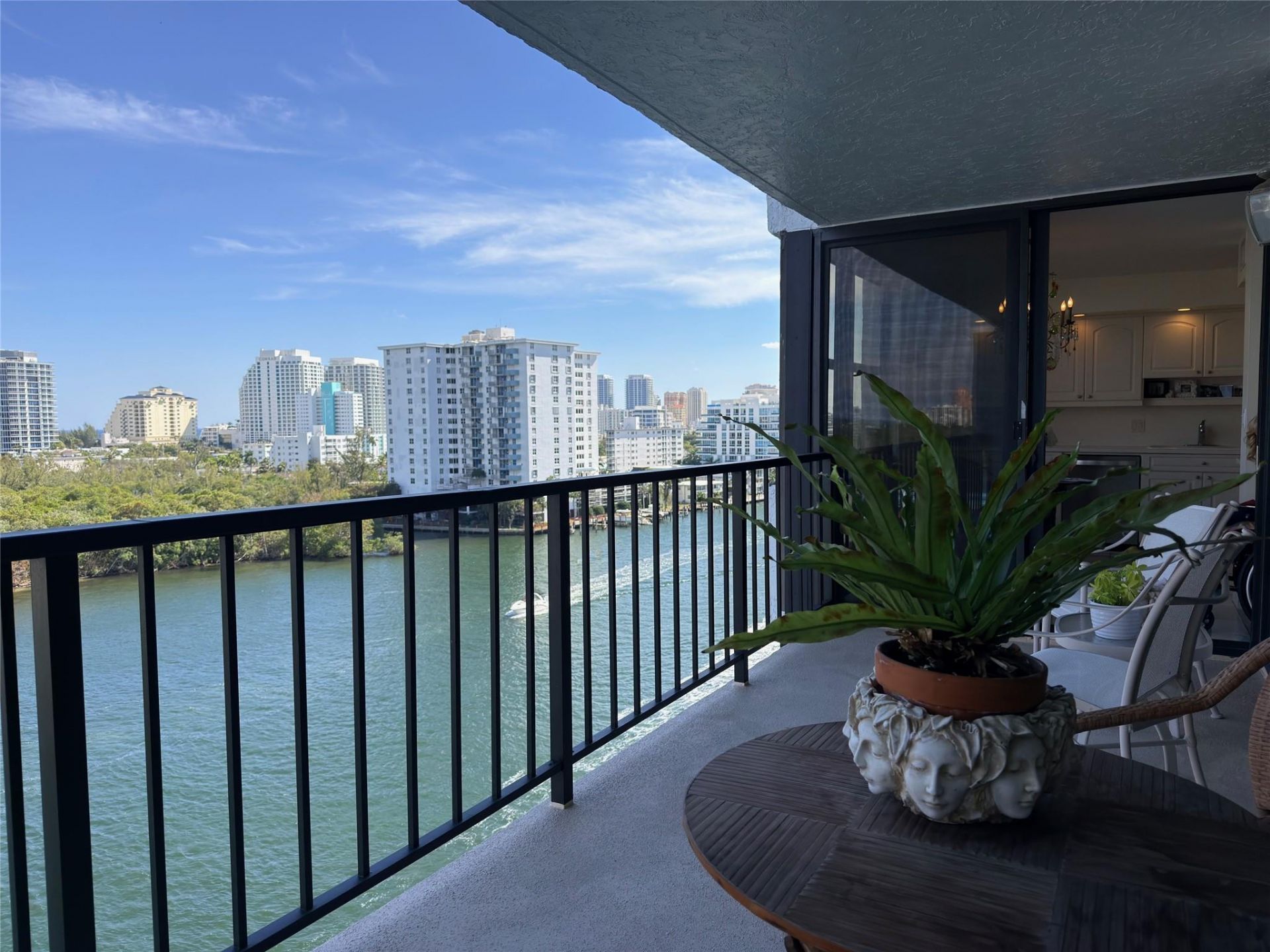 936 Intracoastal D, Unit 10E, Fort Lauderdale, FL 33304 Photo