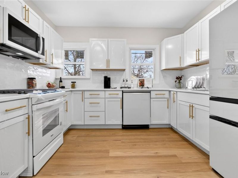 4004 E 154th Street, Cleveland, OH 44128 Photo 13