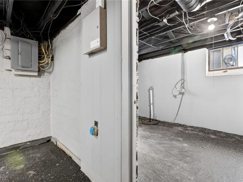 4004 E 154th Street, Cleveland, OH 44128 Photo 33