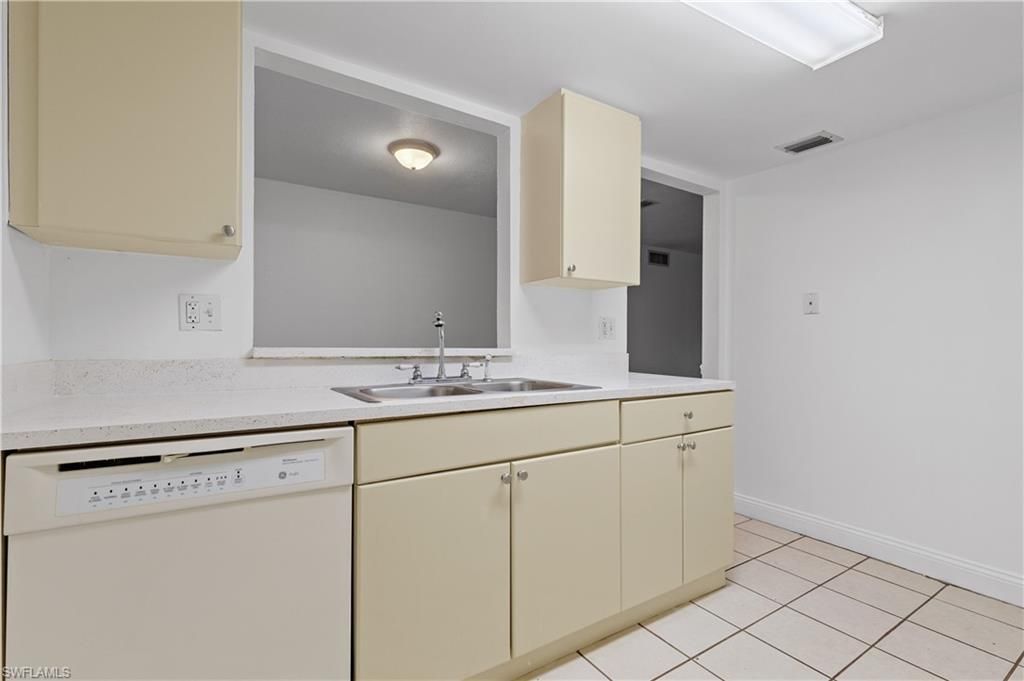 12658 Kenwood Ln, Unit D, Fort Myers, FL 33907 Photo