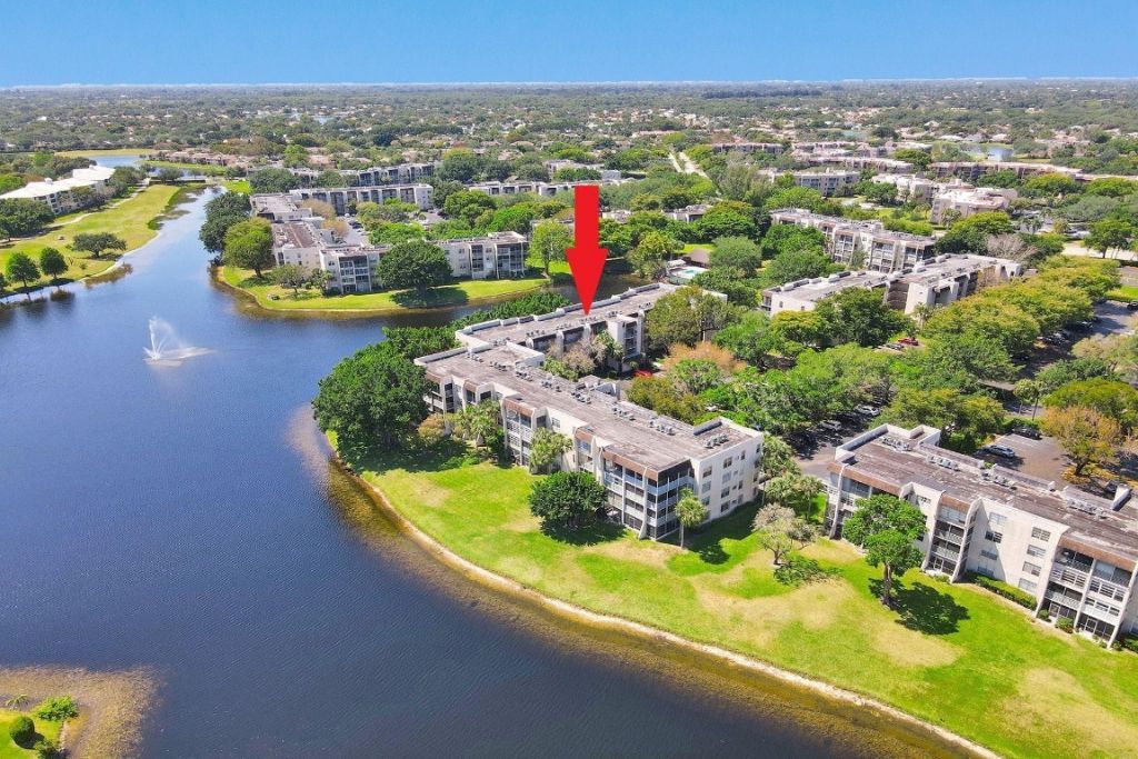 9430 Poinciana Place, Unit 415, Davie, FL 33324 Photo