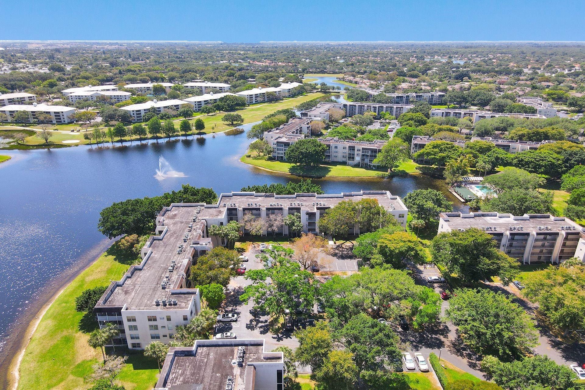 9430 Poinciana Place, Unit 415, Davie, FL 33324 Photo