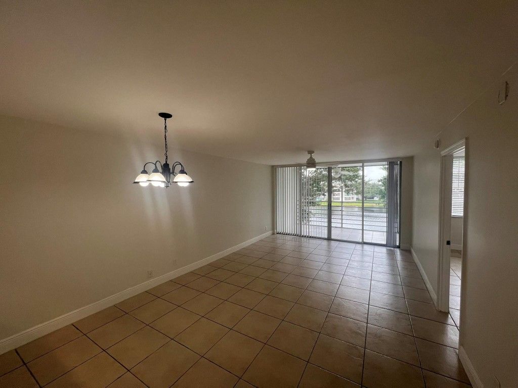 9430 Poinciana Place, Unit 415, Davie, FL 33324 Photo