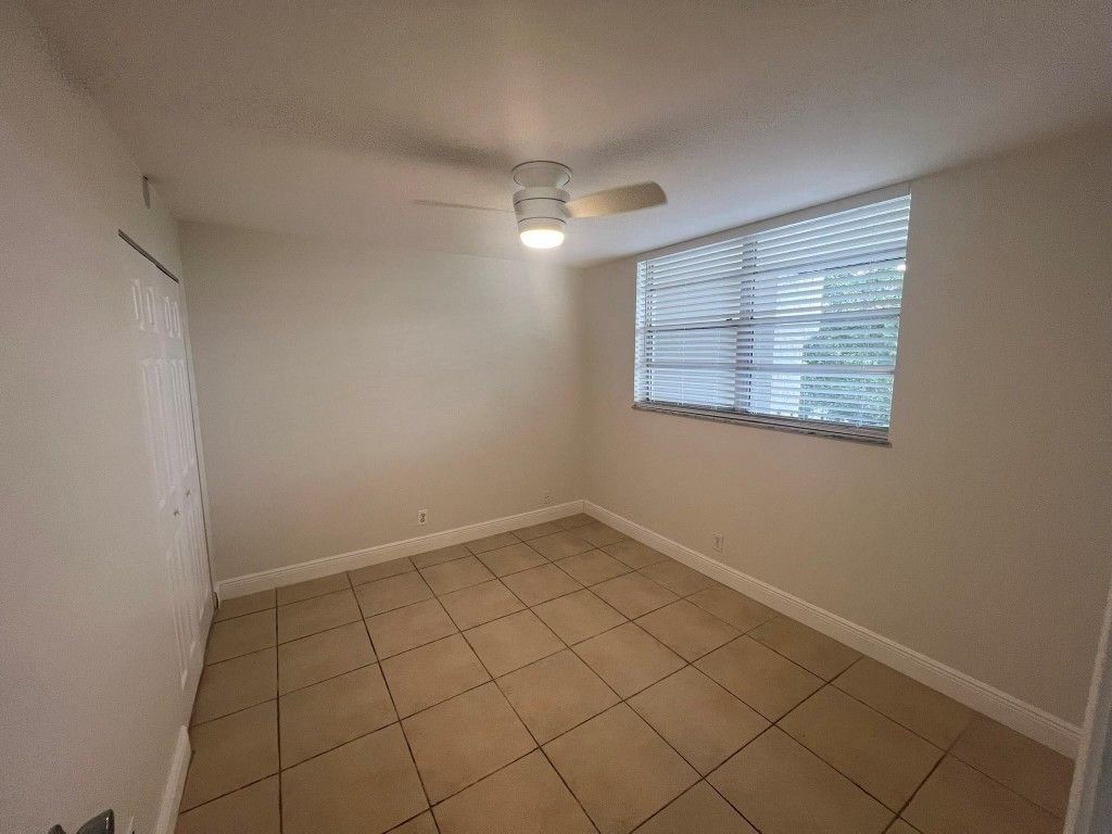 9430 Poinciana Place, Unit 415, Davie, FL 33324 Photo