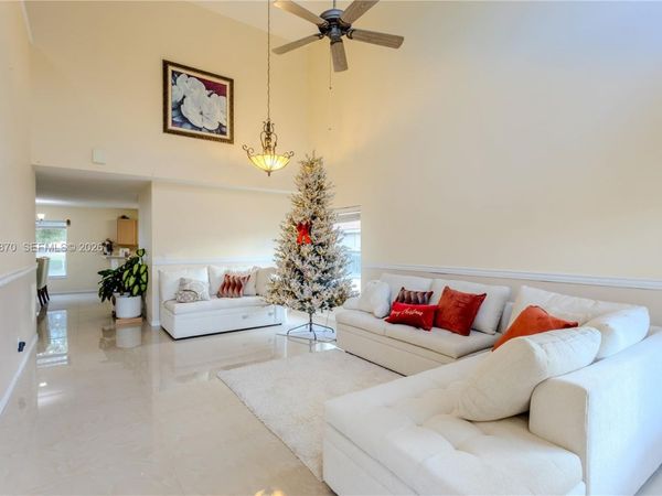 615 NW Stanford Ln , Port St. Lucie, FL 34983