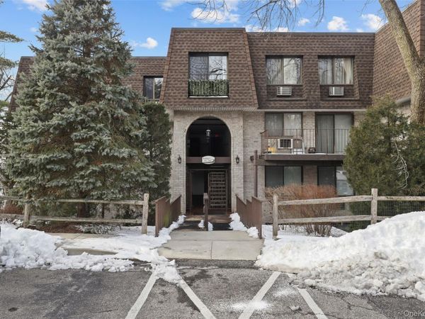 504 Kemeys Cove Road, Unit 5-04, Briarcliff Manor, NY 10562