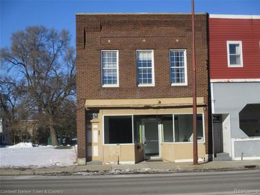 910 W Main Street, Owosso, MI 48867