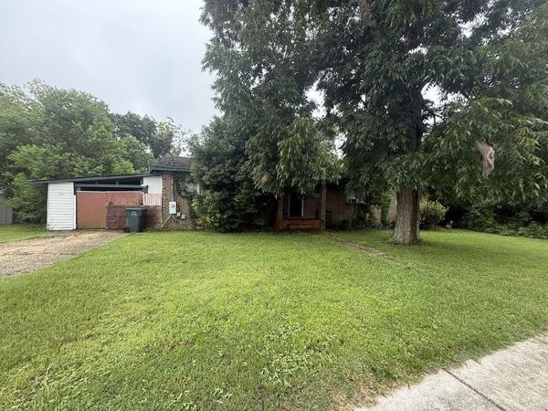 121 Airport Boulevard, Pensacola, FL 00000