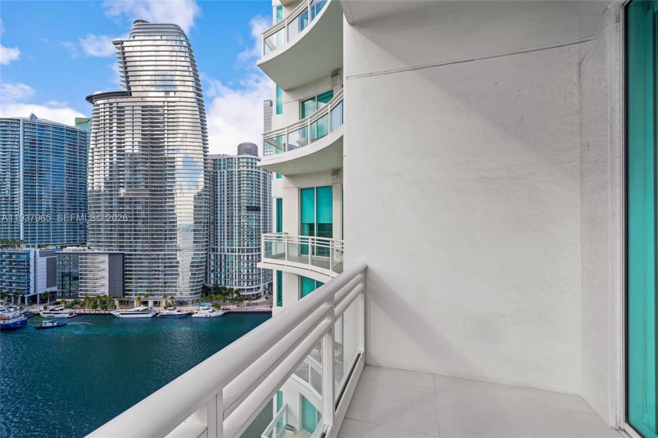 900 Brickell Key Blvd, Unit 2004, Miami, FL 33131 Photo