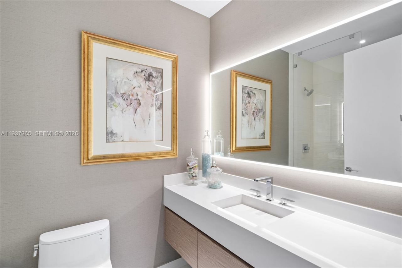 900 Brickell Key Blvd, Unit 2004, Miami, FL 33131 Photo