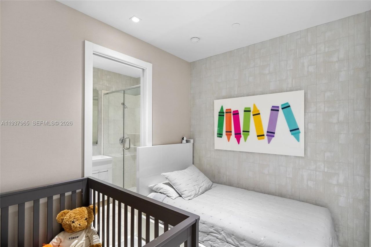 900 Brickell Key Blvd, Unit 2004, Miami, FL 33131 Photo