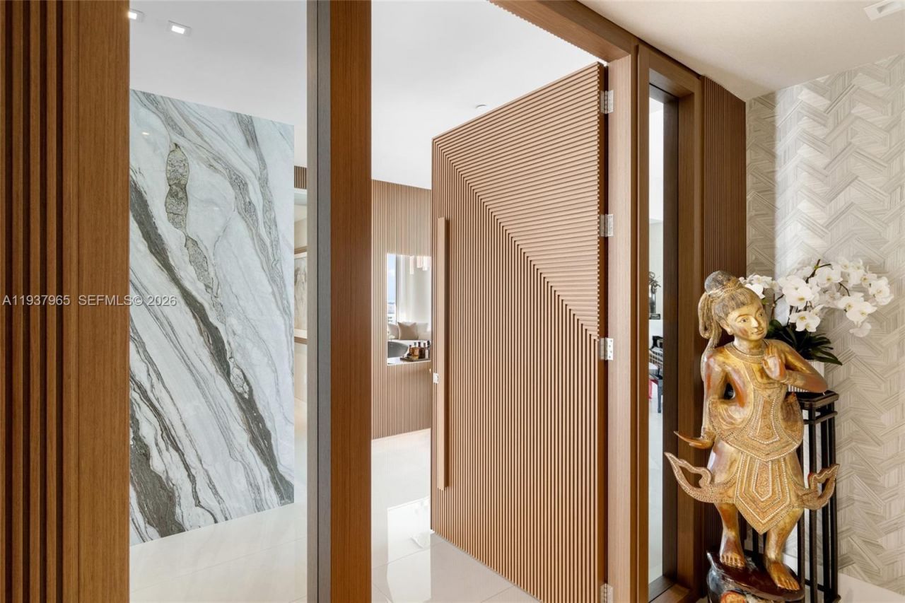 900 Brickell Key Blvd, Unit 2004, Miami, FL 33131 Photo