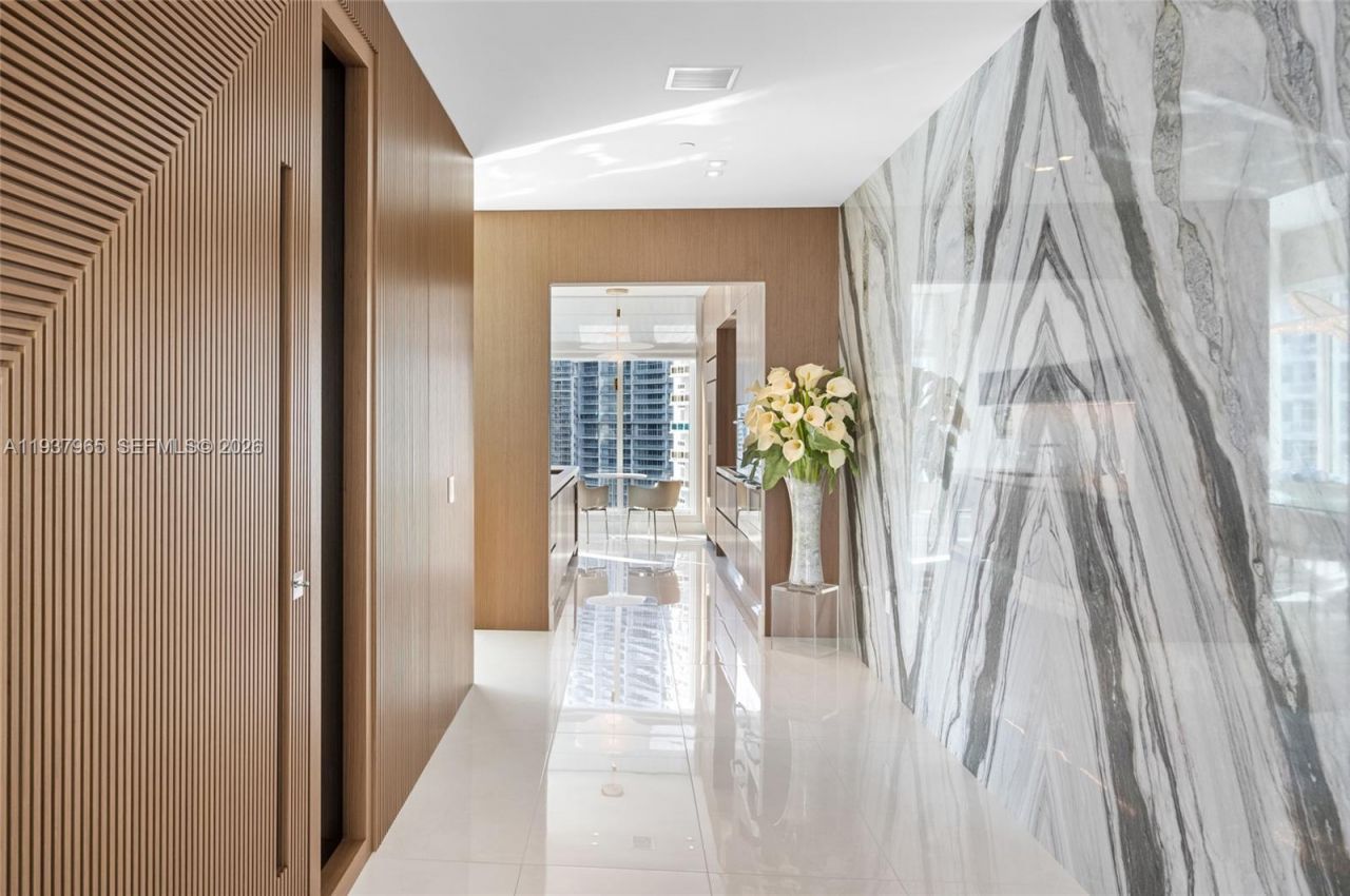 900 Brickell Key Blvd, Unit 2004, Miami, FL 33131 Photo