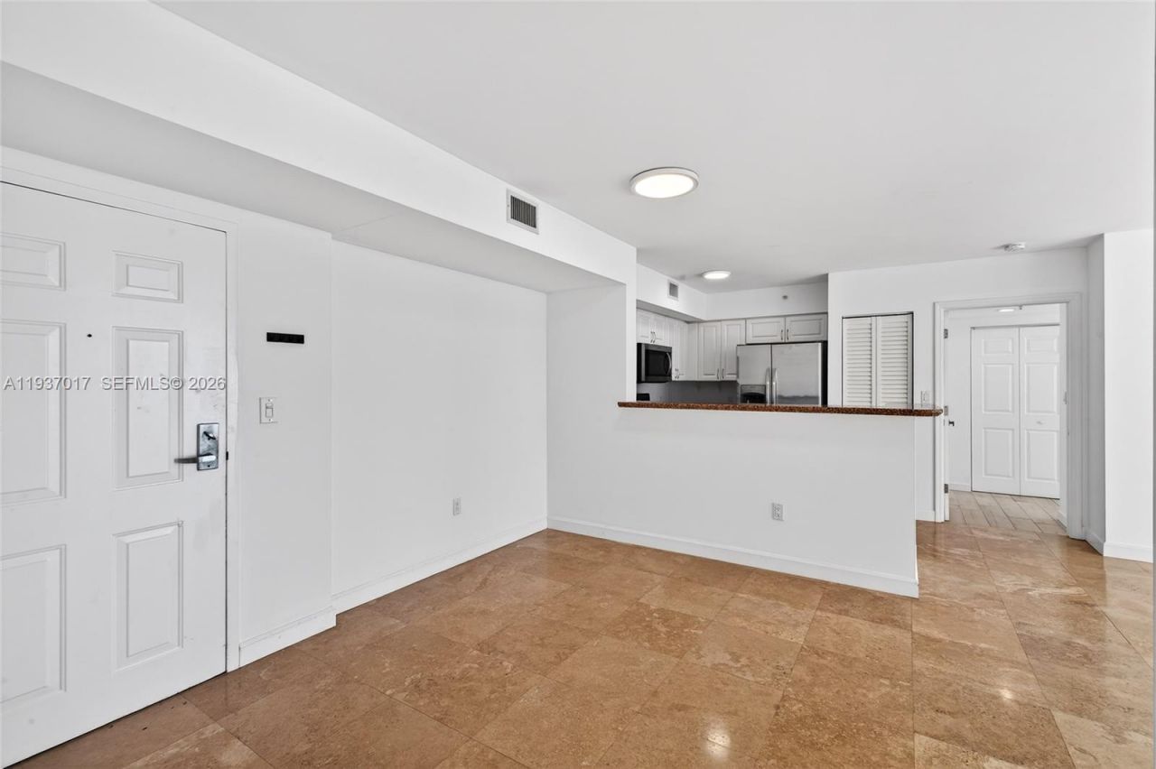 1155 Brickell Bay Dr, Unit 1903, Miami, FL 33131 Photo