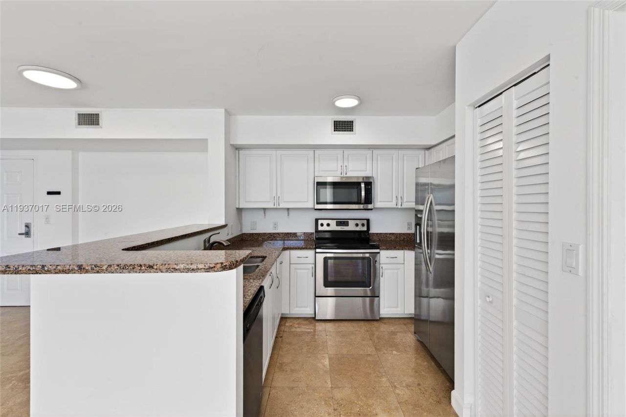 1155 Brickell Bay Dr, Unit 1903, Miami, FL 33131 Photo