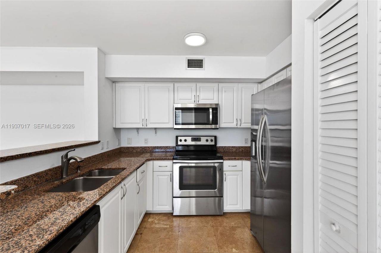 1155 Brickell Bay Dr, Unit 1903, Miami, FL 33131 Photo