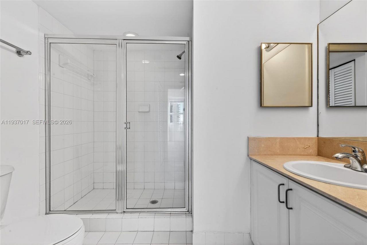 1155 Brickell Bay Dr, Unit 1903, Miami, FL 33131 Photo