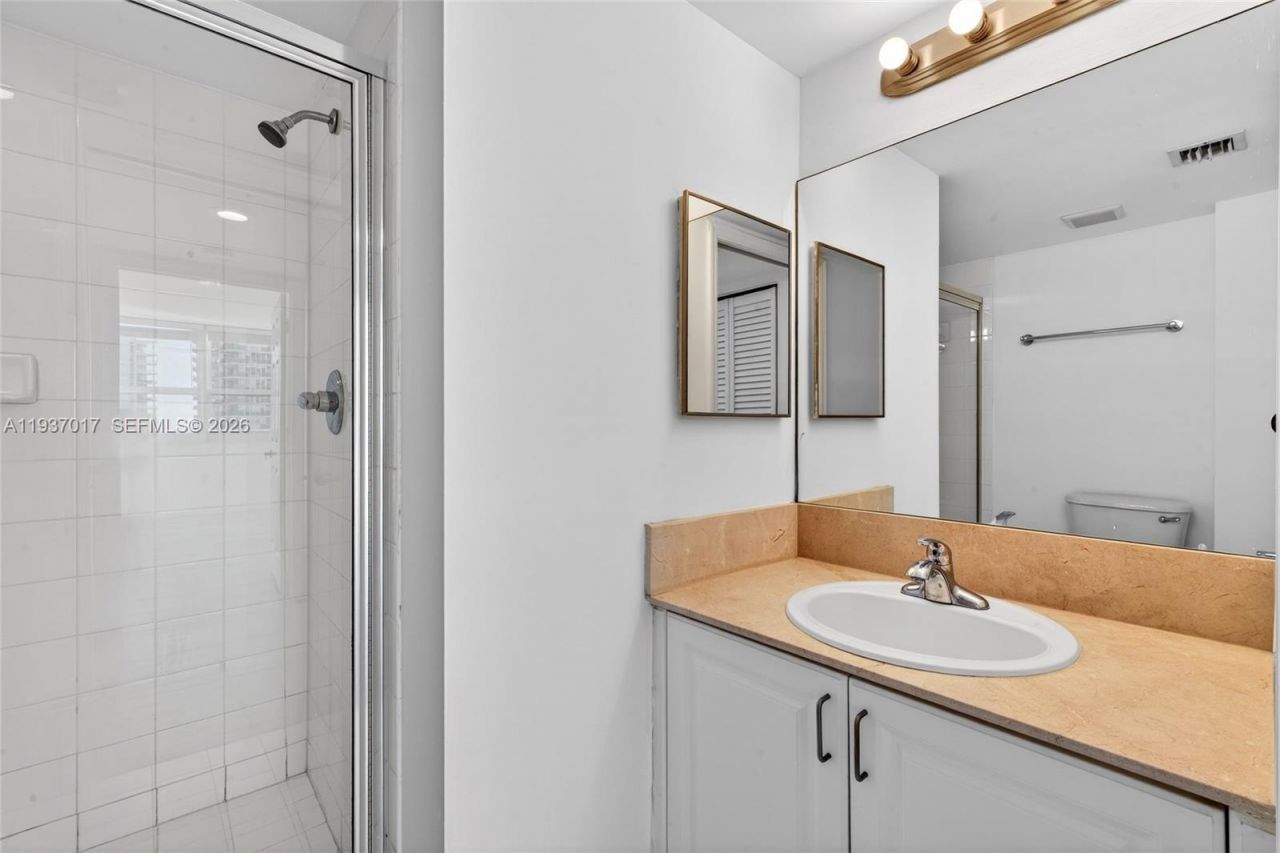 1155 Brickell Bay Dr, Unit 1903, Miami, FL 33131 Photo