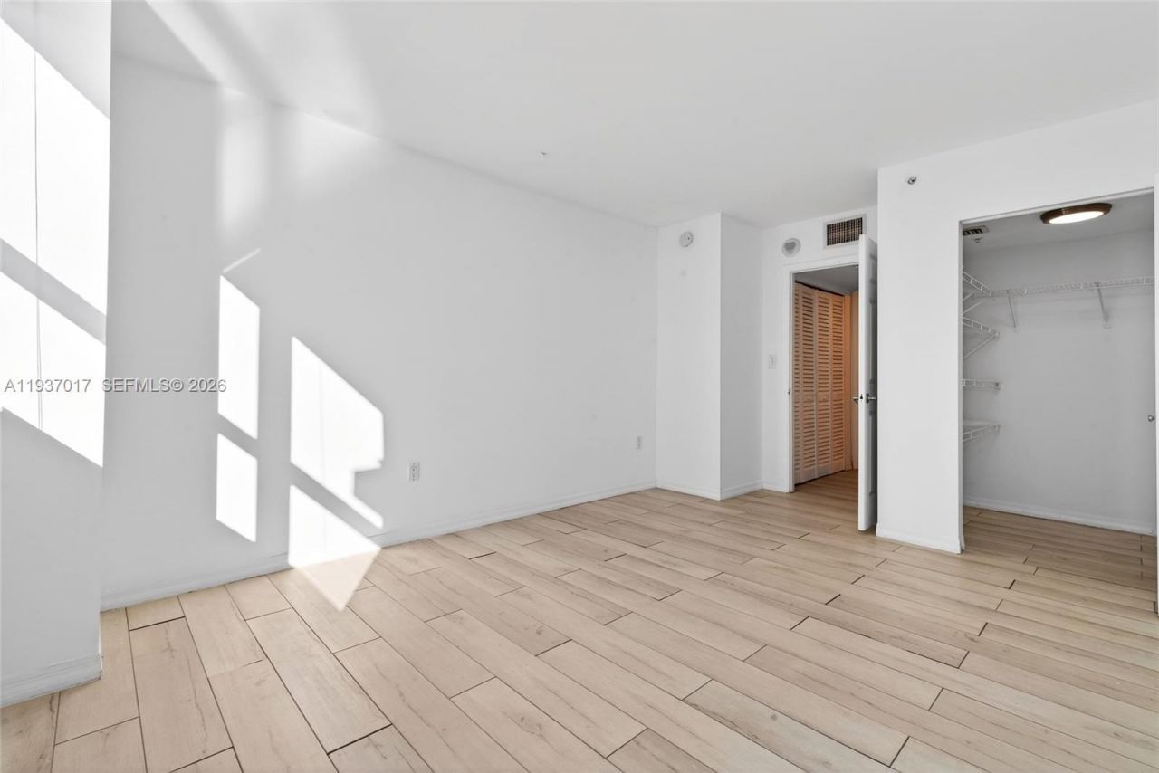 1155 Brickell Bay Dr, Unit 1903, Miami, FL 33131 Photo