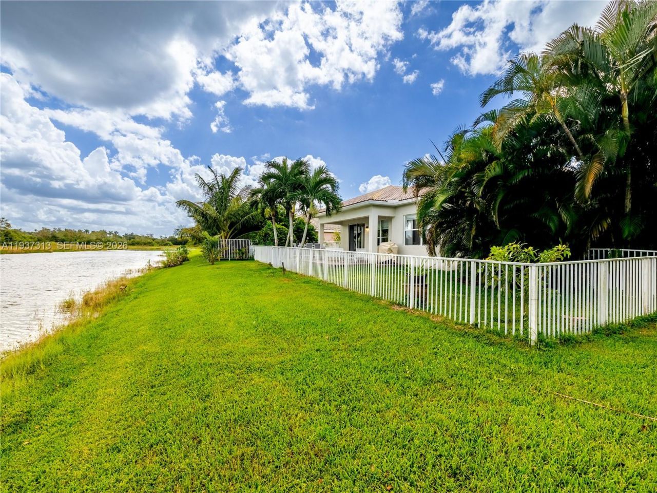 903 NW 167th Ave, Pembroke Pines, FL 33028 Photo