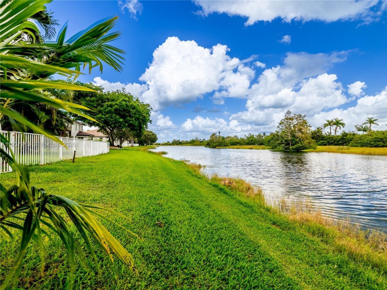 903 NW 167th Ave, Pembroke Pines, FL 33028 Photo