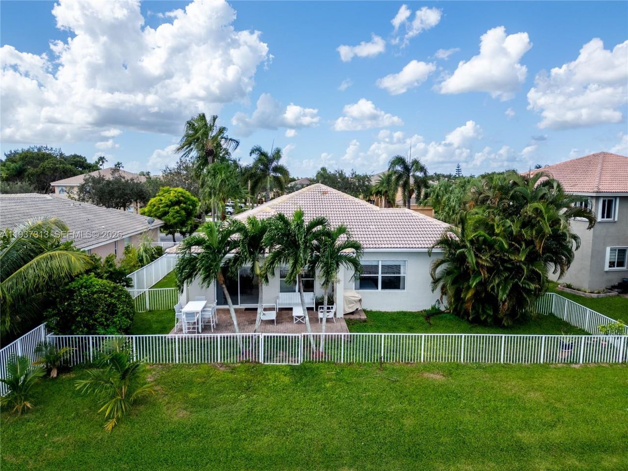 903 NW 167th Ave, Pembroke Pines, FL 33028 Photo