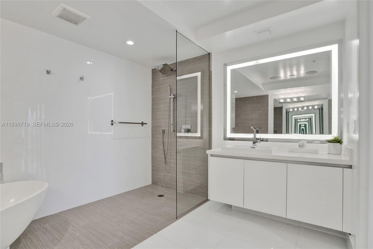 300 Sunny Isles Blvd, Unit 4-1407, Sunny Isles Beach, FL 33160 Photo