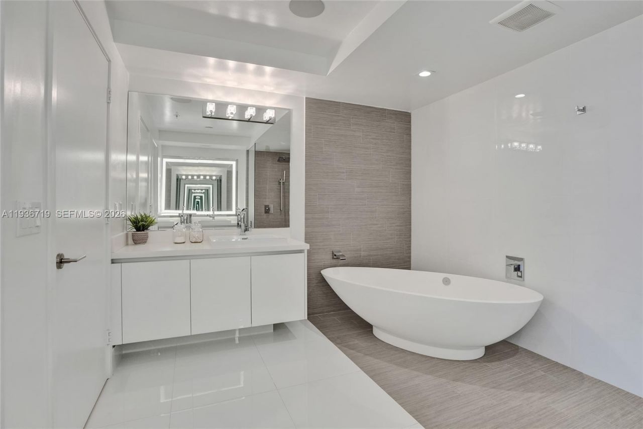 300 Sunny Isles Blvd, Unit 4-1407, Sunny Isles Beach, FL 33160 Photo