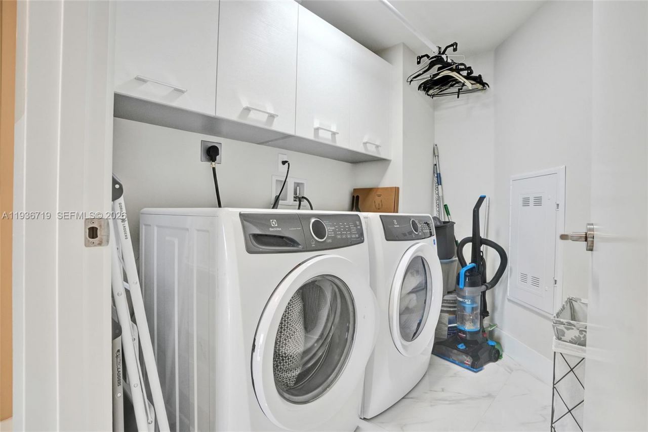 300 Sunny Isles Blvd, Unit 4-1407, Sunny Isles Beach, FL 33160 Photo