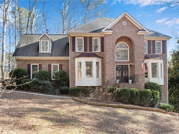 2550 Grassview Drive, Alpharetta, GA 30004