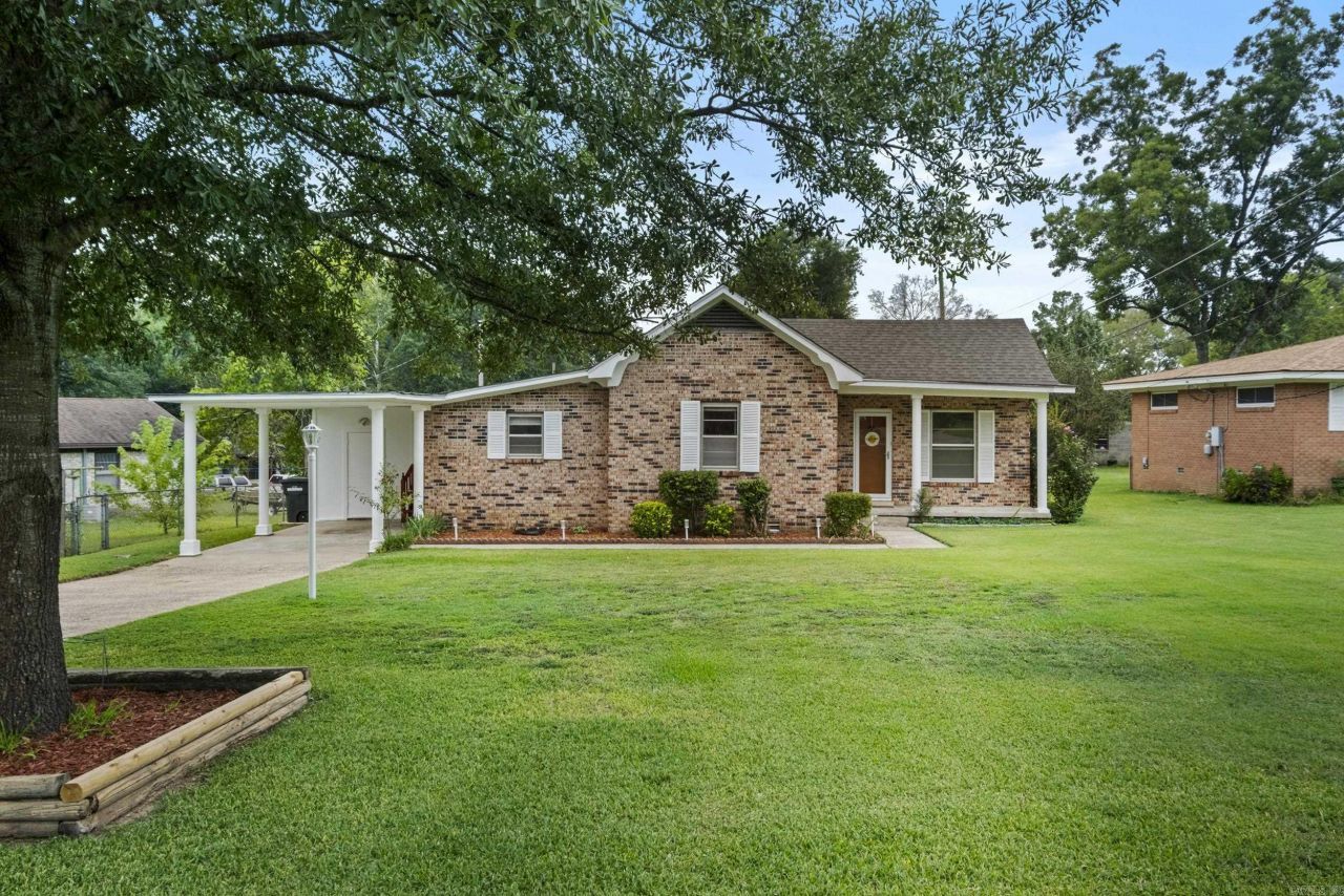 1926 E Lee Avenue Sherwood, AR 72120