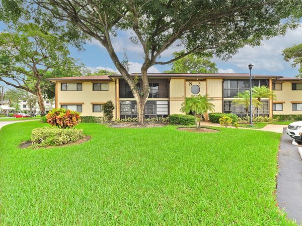 10959 W Clairmont Cir, Unit 211, Tamarac, FL 33321