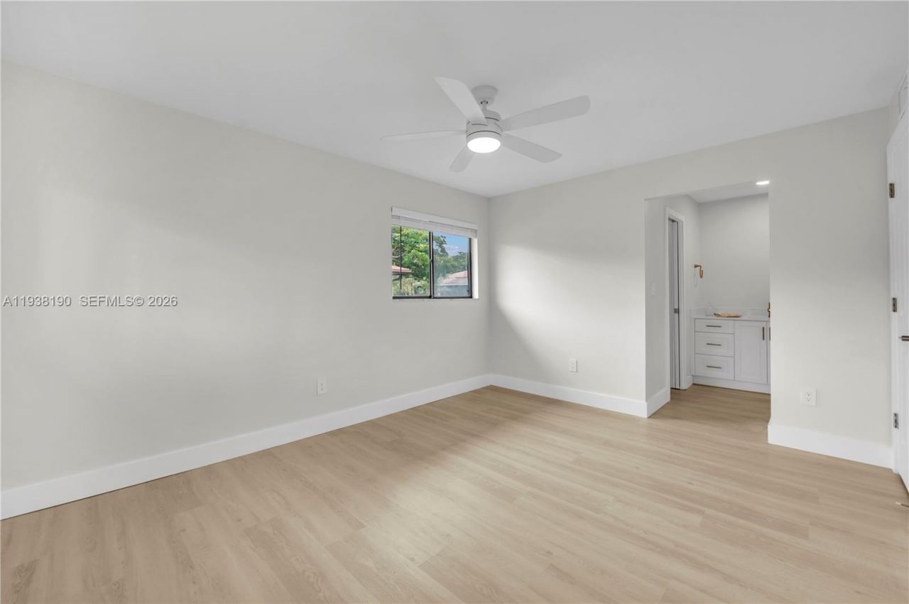 10959 W Clairmont Cir, Unit 211, Tamarac, FL 33321 Photo