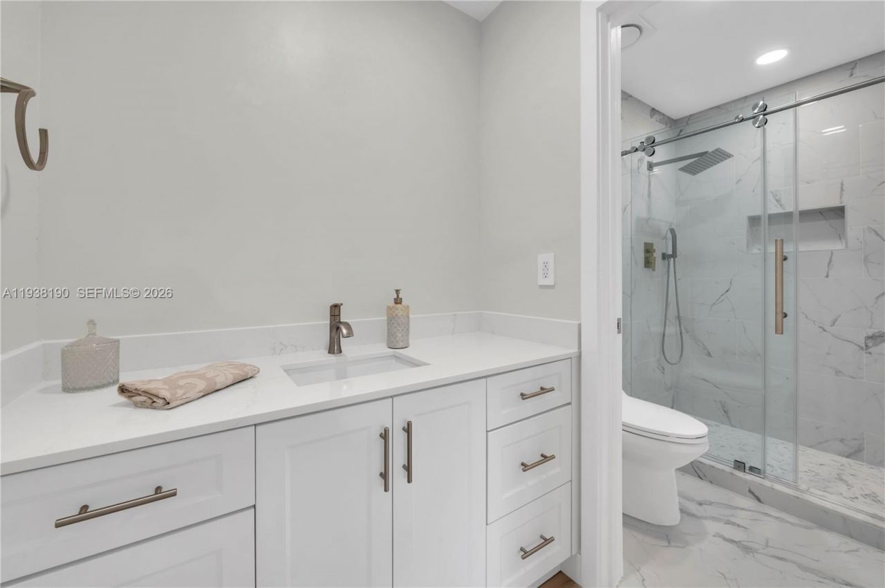 10959 W Clairmont Cir, Unit 211, Tamarac, FL 33321 Photo