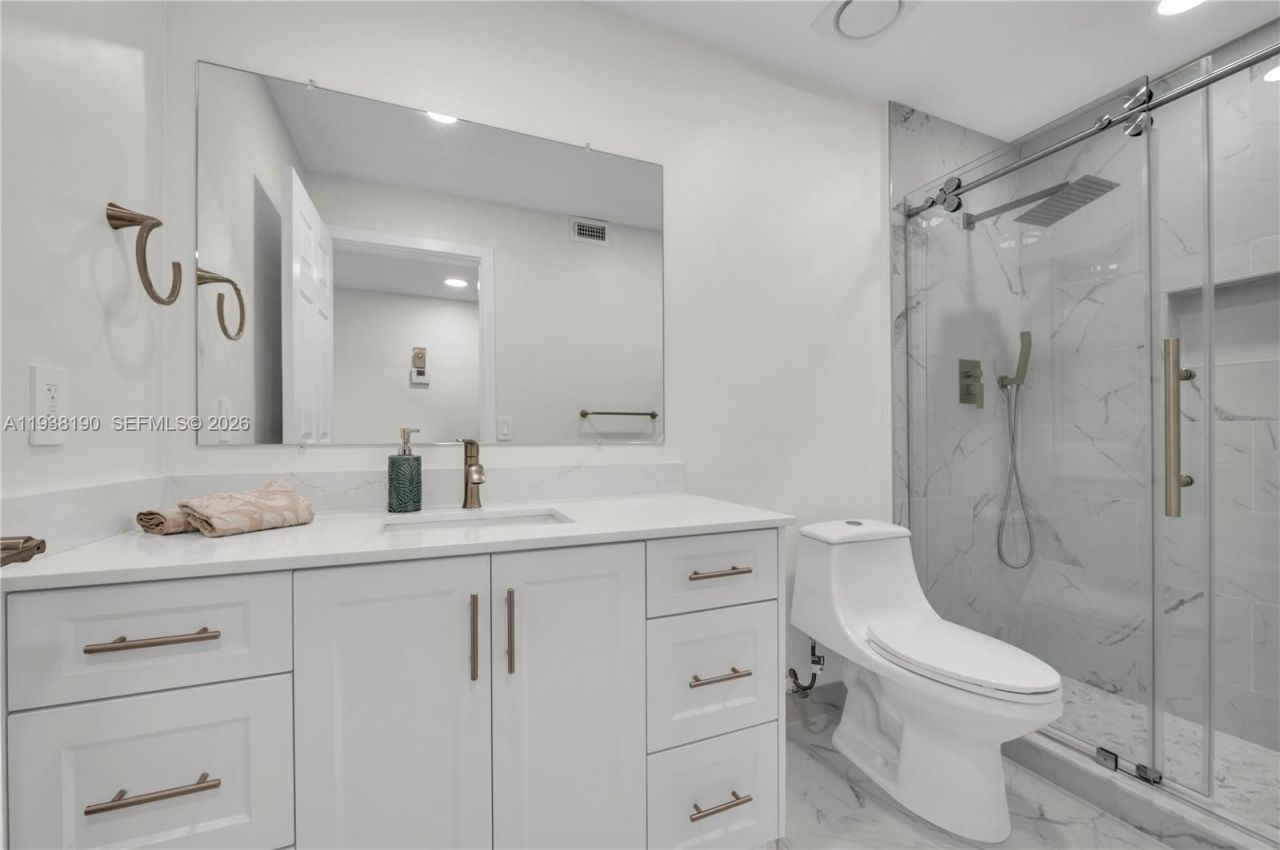 10959 W Clairmont Cir, Unit 211, Tamarac, FL 33321 Photo