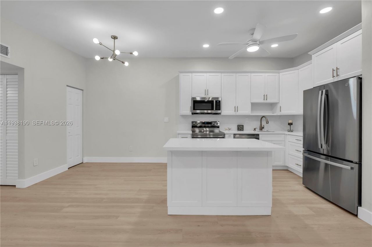 10959 W Clairmont Cir, Unit 211, Tamarac, FL 33321 Photo