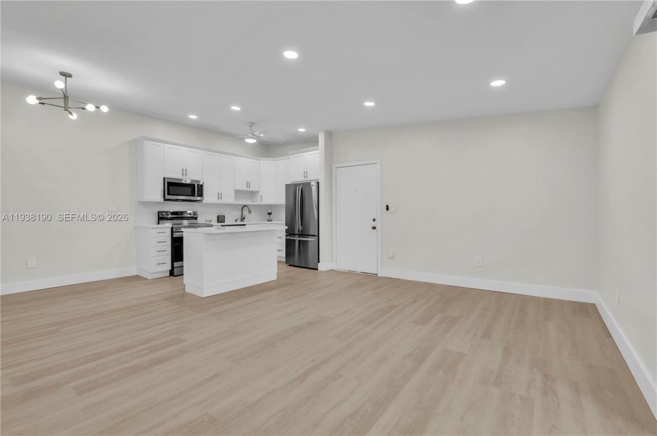 10959 W Clairmont Cir, Unit 211, Tamarac, FL 33321 Photo