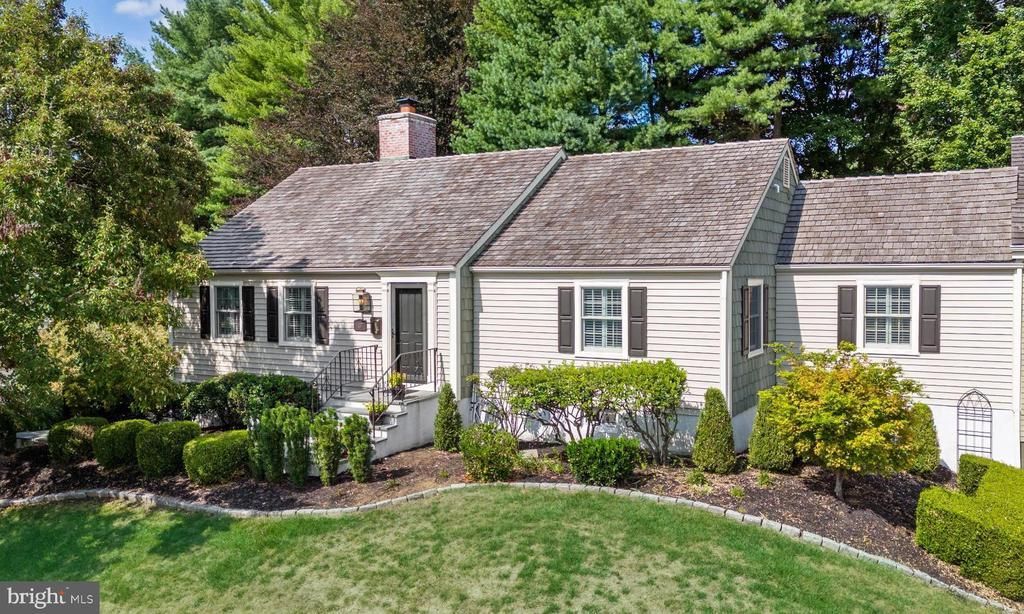 1107 Queens Way, West Chester, PA 19382 Main Photo