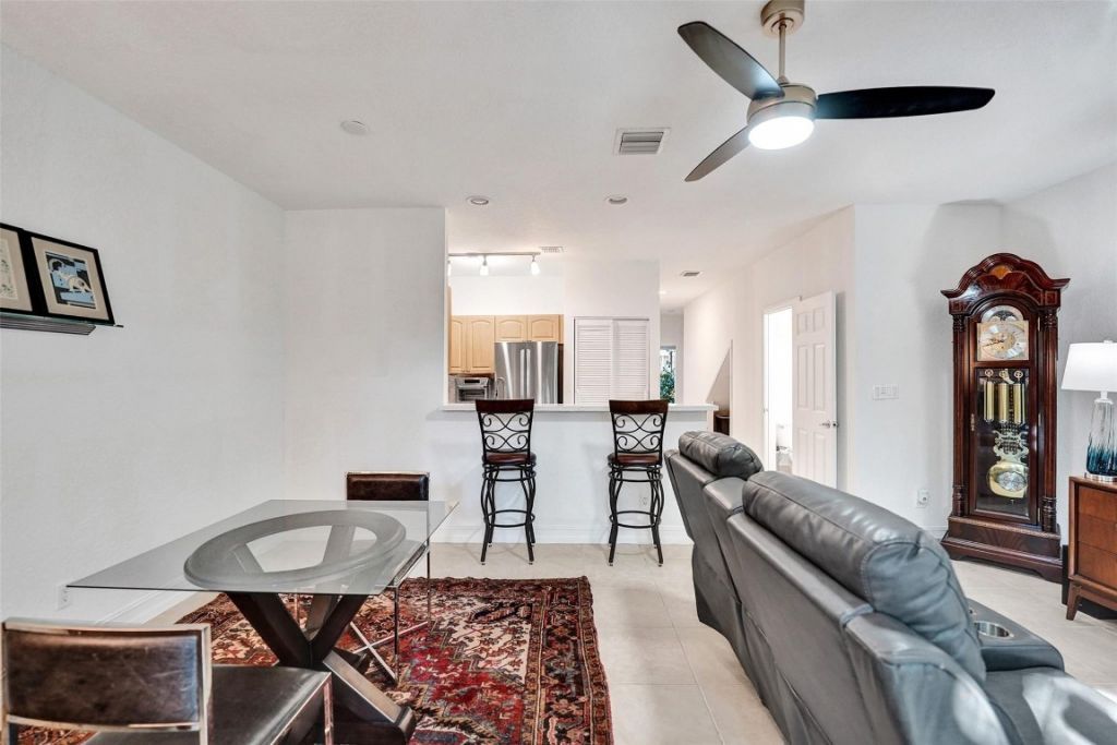 1743 NE 4th Avenue, Fort Lauderdale, FL 33305 Photo