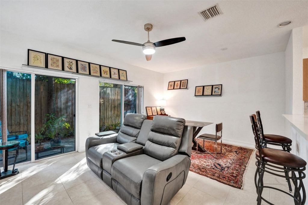 1743 NE 4th Avenue, Fort Lauderdale, FL 33305 Photo