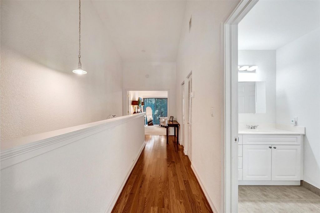 1743 NE 4th Avenue, Fort Lauderdale, FL 33305 Photo