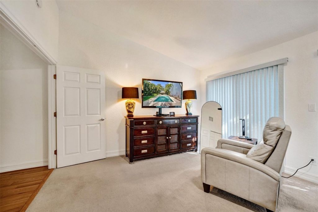 1743 NE 4th Avenue, Fort Lauderdale, FL 33305 Photo