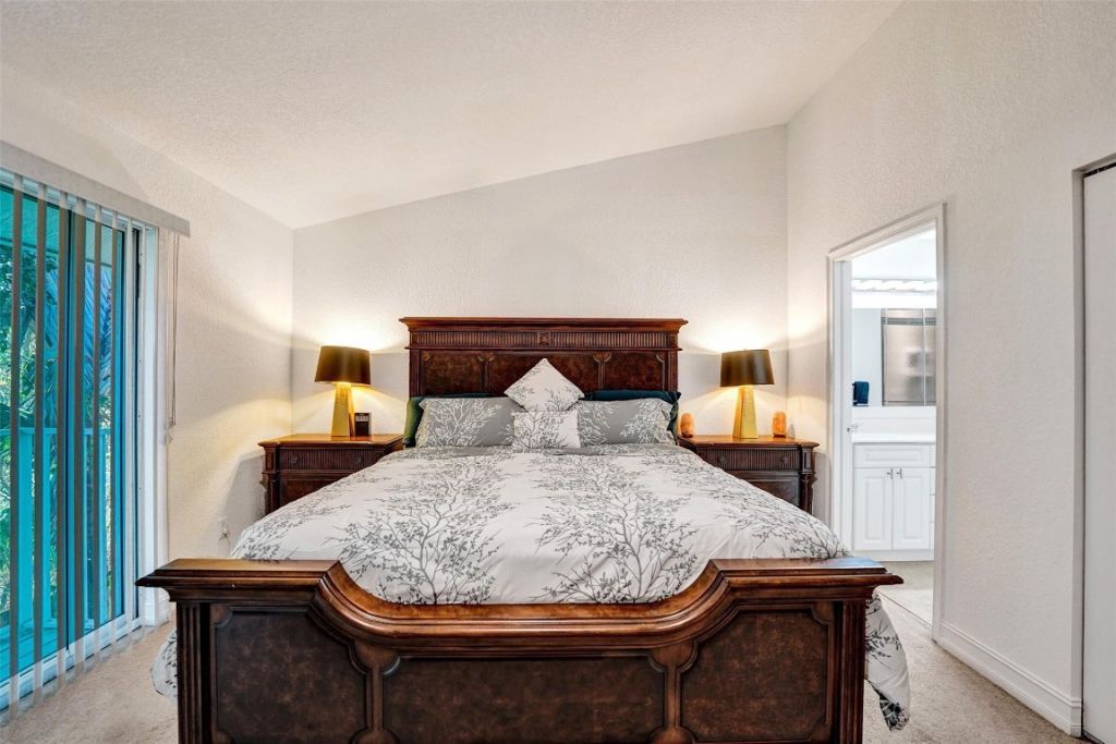 1743 NE 4th Avenue, Fort Lauderdale, FL 33305 Photo